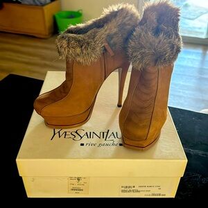 Yves SaintLaurent tribute 105 suede and fur ankle boots size 38 which is a 7